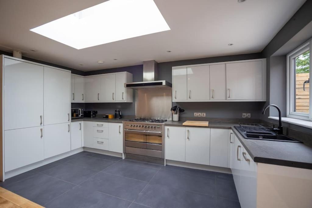 Hereford - Clifton Villa - Beautifully Presented House Located A Short Walk From City Centre - Sleeps 6 Guests - Perfect For Exploring Hereford - Hosted By Rentmyhouse Екстер'єр фото