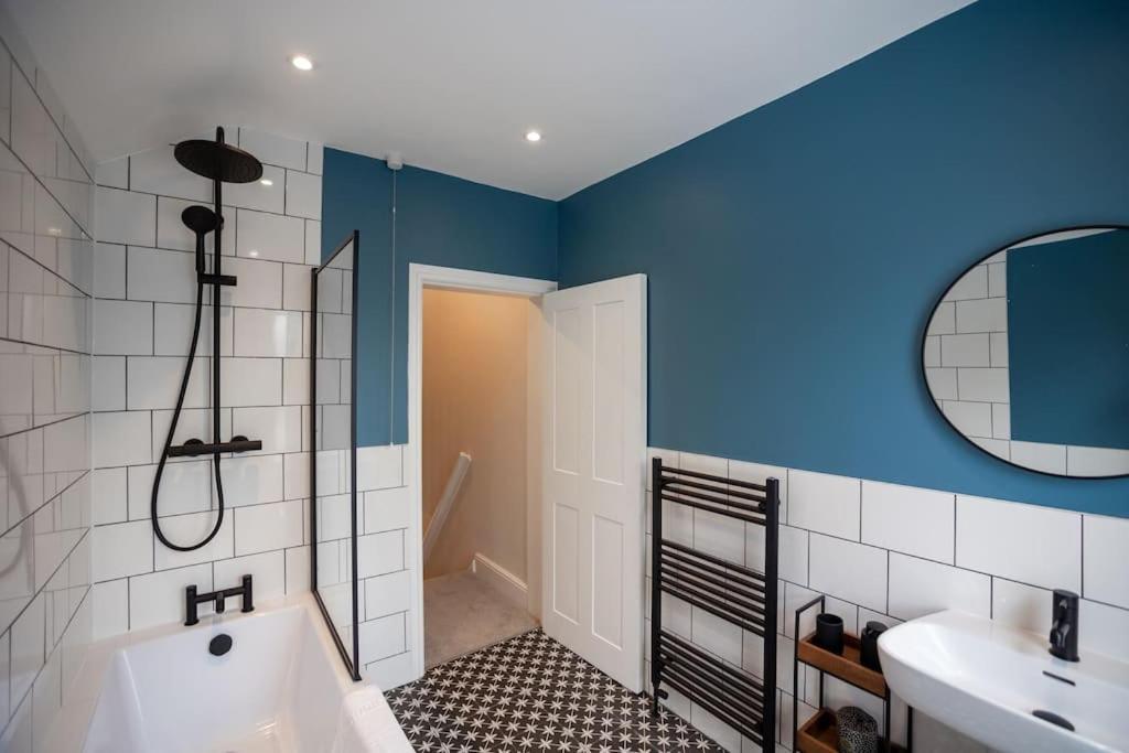 Hereford - Clifton Villa - Beautifully Presented House Located A Short Walk From City Centre - Sleeps 6 Guests - Perfect For Exploring Hereford - Hosted By Rentmyhouse Екстер'єр фото