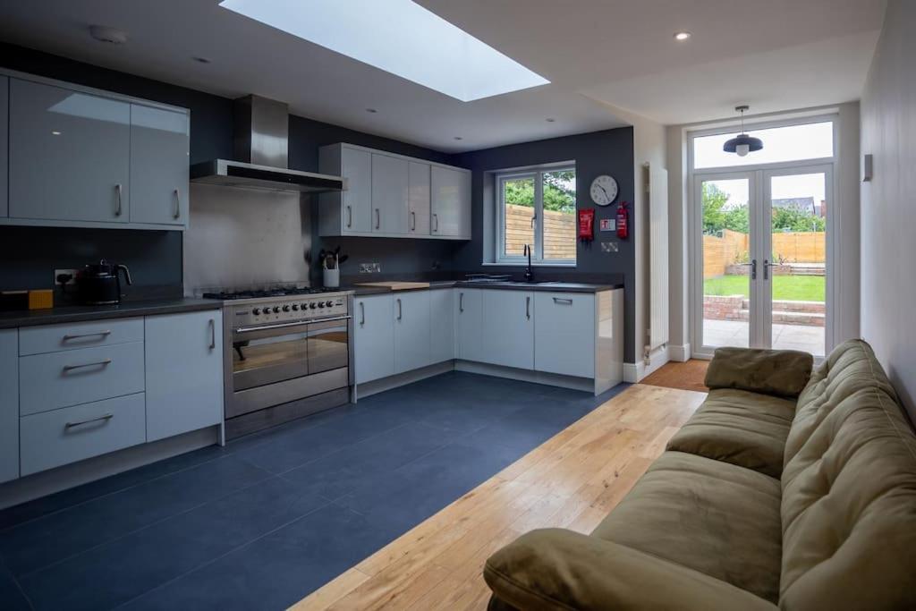 Hereford - Clifton Villa - Beautifully Presented House Located A Short Walk From City Centre - Sleeps 6 Guests - Perfect For Exploring Hereford - Hosted By Rentmyhouse Екстер'єр фото
