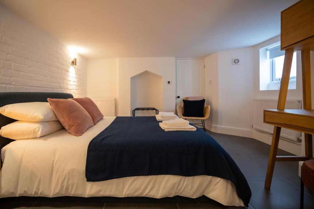Hereford - Clifton Villa - Beautifully Presented House Located A Short Walk From City Centre - Sleeps 6 Guests - Perfect For Exploring Hereford - Hosted By Rentmyhouse Екстер'єр фото