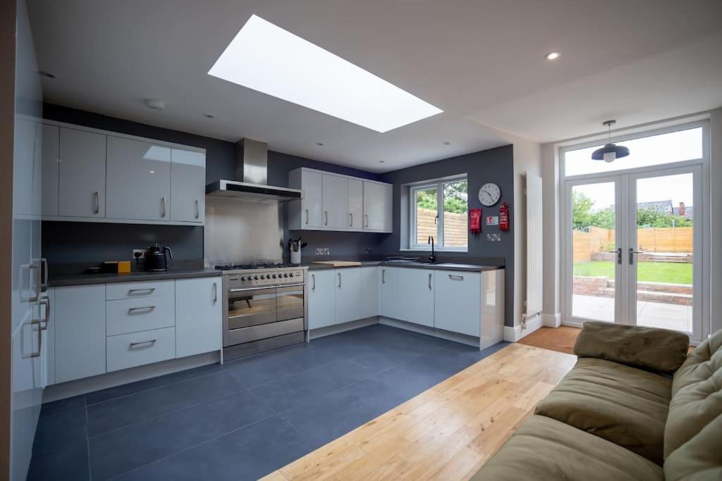 Hereford - Clifton Villa - Beautifully Presented House Located A Short Walk From City Centre - Sleeps 6 Guests - Perfect For Exploring Hereford - Hosted By Rentmyhouse Екстер'єр фото