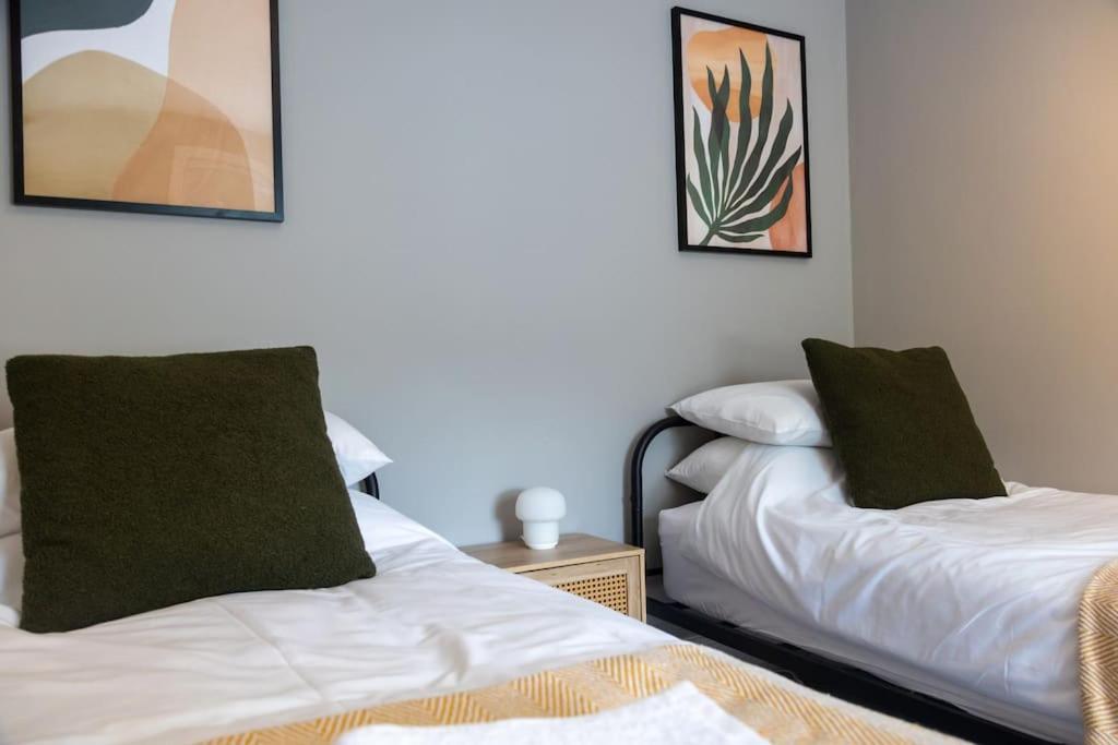Hereford - Clifton Villa - Beautifully Presented House Located A Short Walk From City Centre - Sleeps 6 Guests - Perfect For Exploring Hereford - Hosted By Rentmyhouse Екстер'єр фото